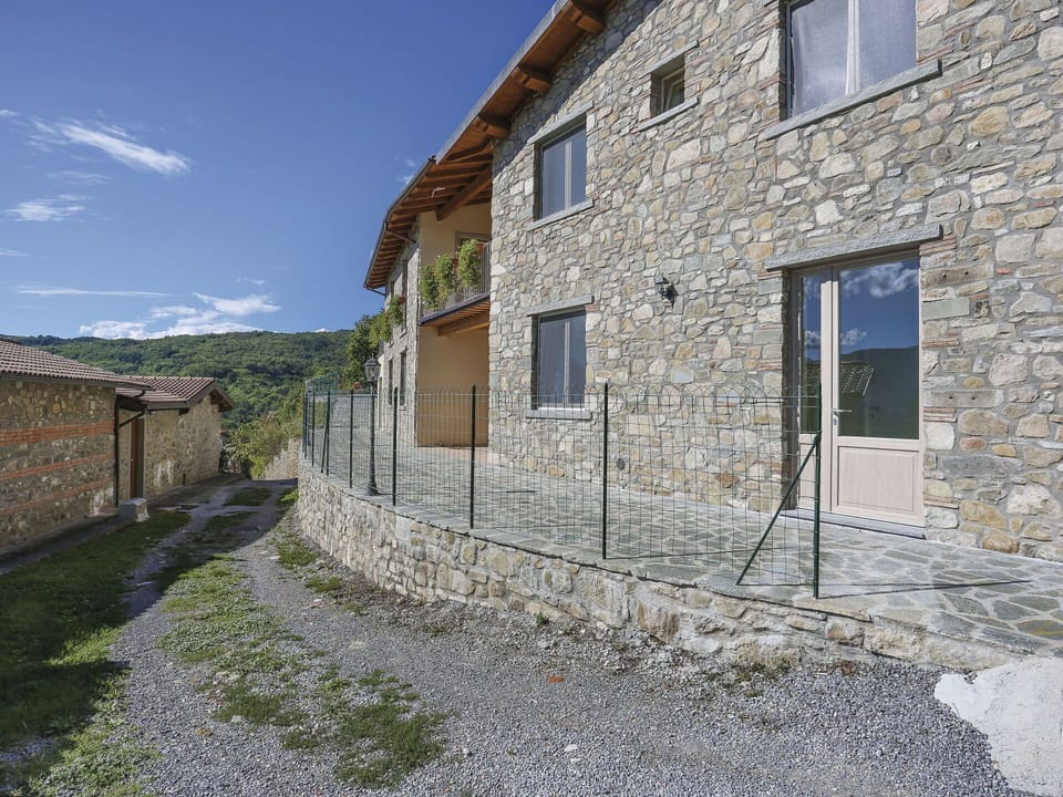 Property, House, Wall, Building, Town, Architecture, Rural Area, Village, Cottage, Real Estate