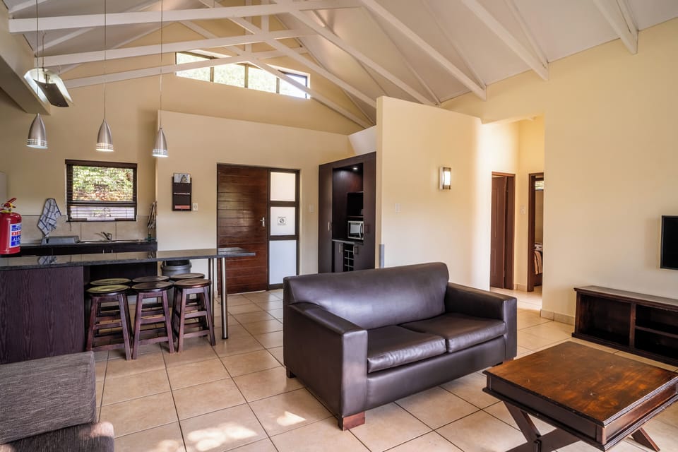 8-Sleeper Villa (wheelchair accessible) | Living area