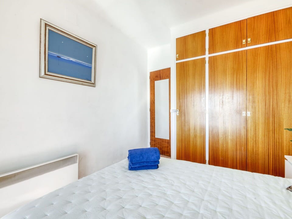 Flooring, Wood, Floor, Interior Design, Room, Apartment, Ceiling, Door, Bed, Wood Flooring