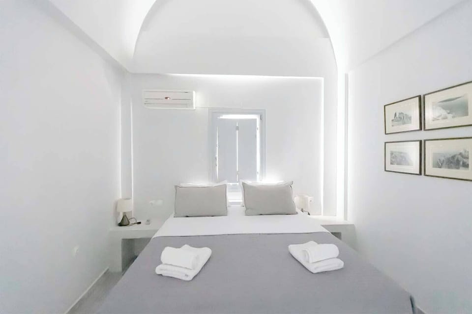 Premium Suite, Sea View | Premium bedding, down comforters, minibar, in-room safe