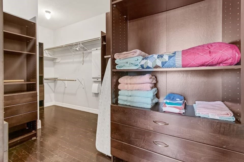 Master Closet 