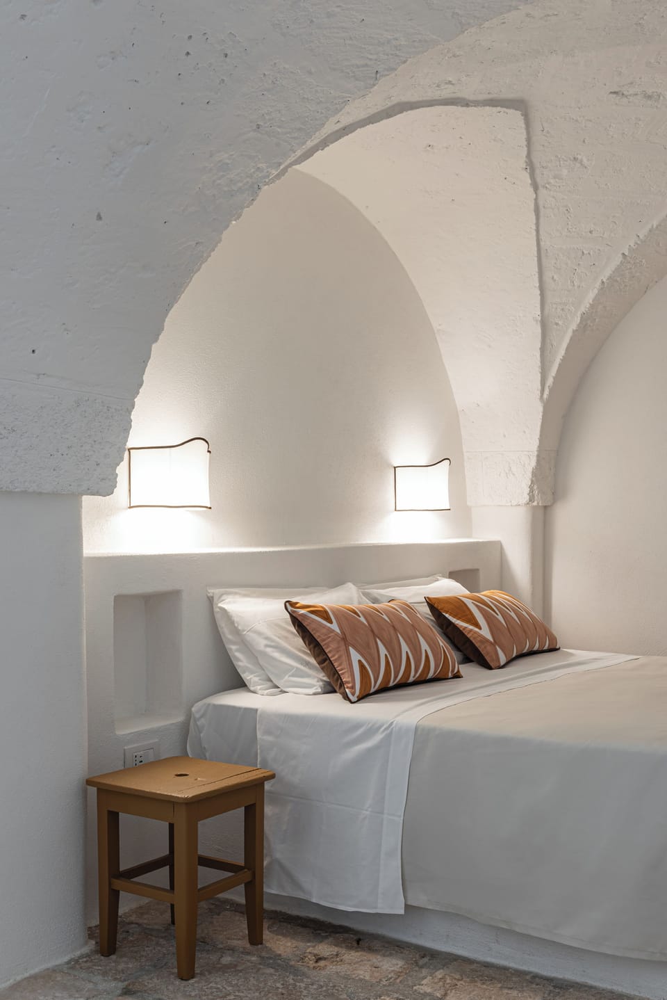 Deluxe Suite, 1 Bedroom | Egyptian cotton sheets, premium bedding, down comforters, minibar