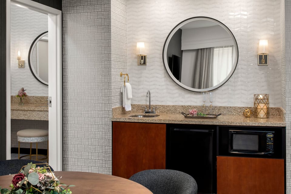 Suite, 1 Bedroom | Premium bedding, down comforters, pillowtop beds, desk