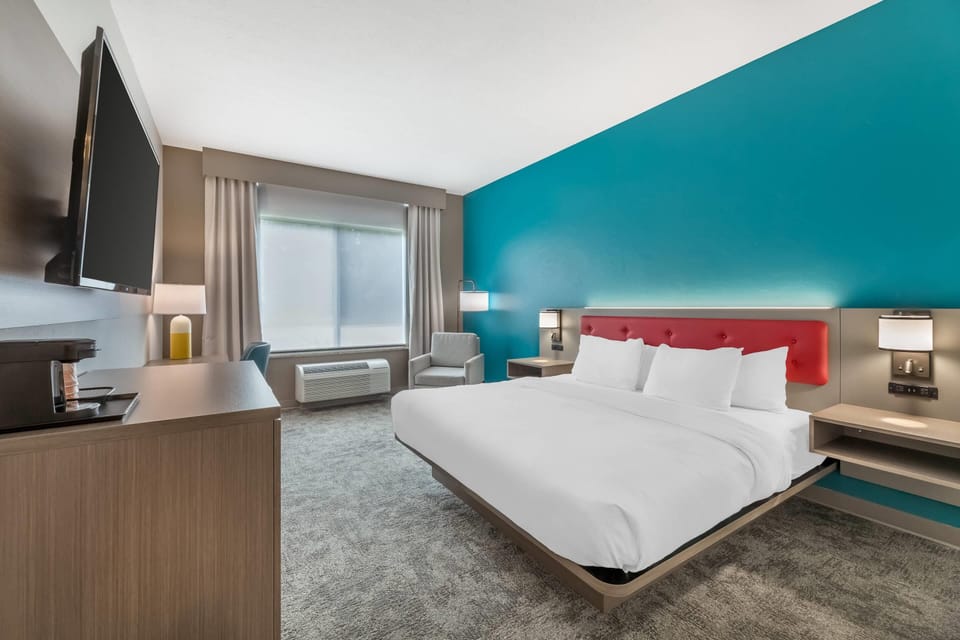 Premium bedding, down comforters, pillowtop beds, desk