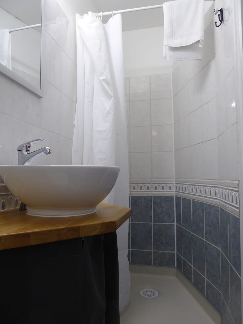 Double Room, Ensuite (Ch 03)