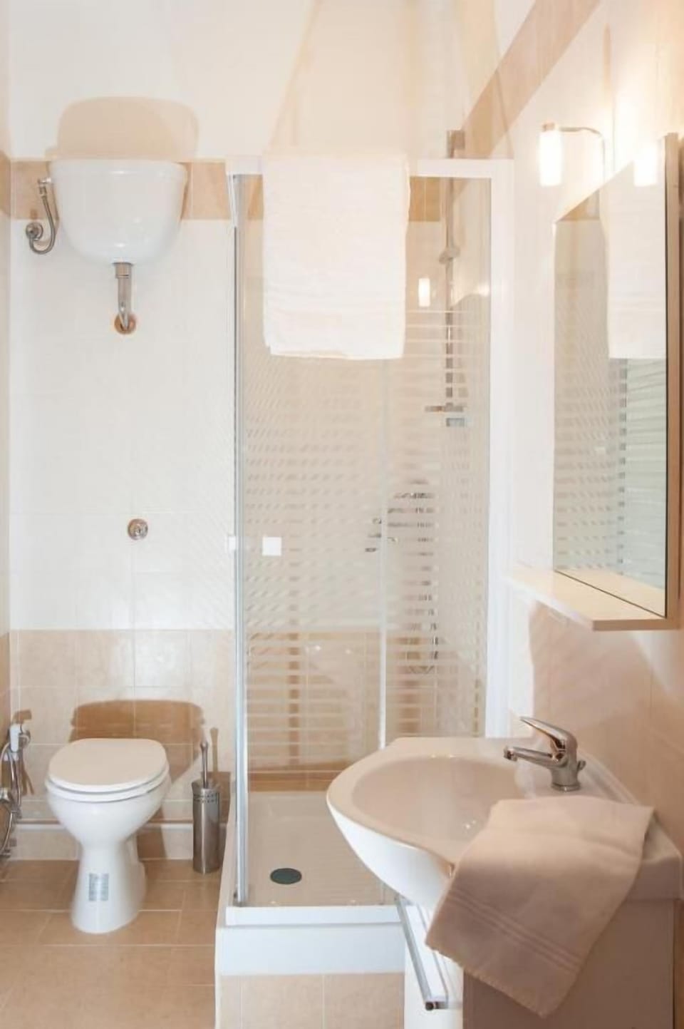 Double Room, Private Bathroom | Bathroom | Shower, hair dryer, towels, toilet paper