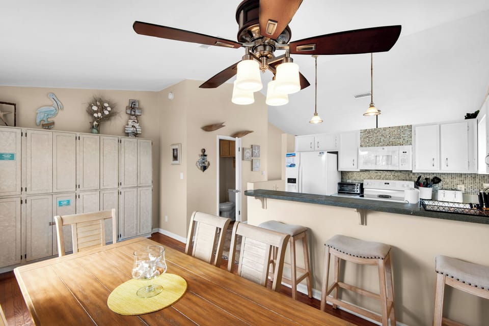 Dining to kitchen view