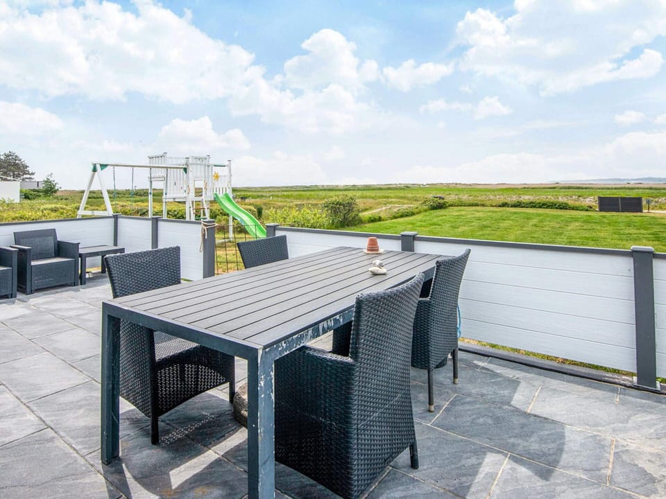 House | Water view
