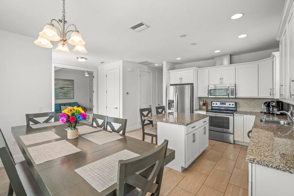 New upgraded kitchen with seating for 6.