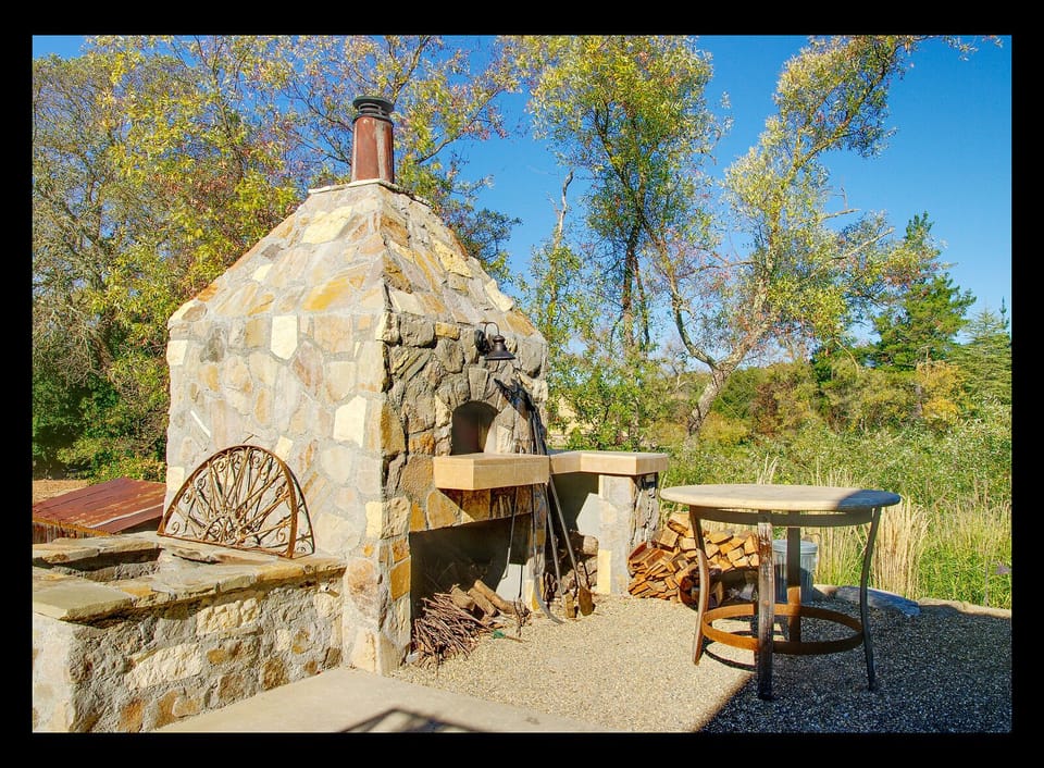 wood-fired pizza oven