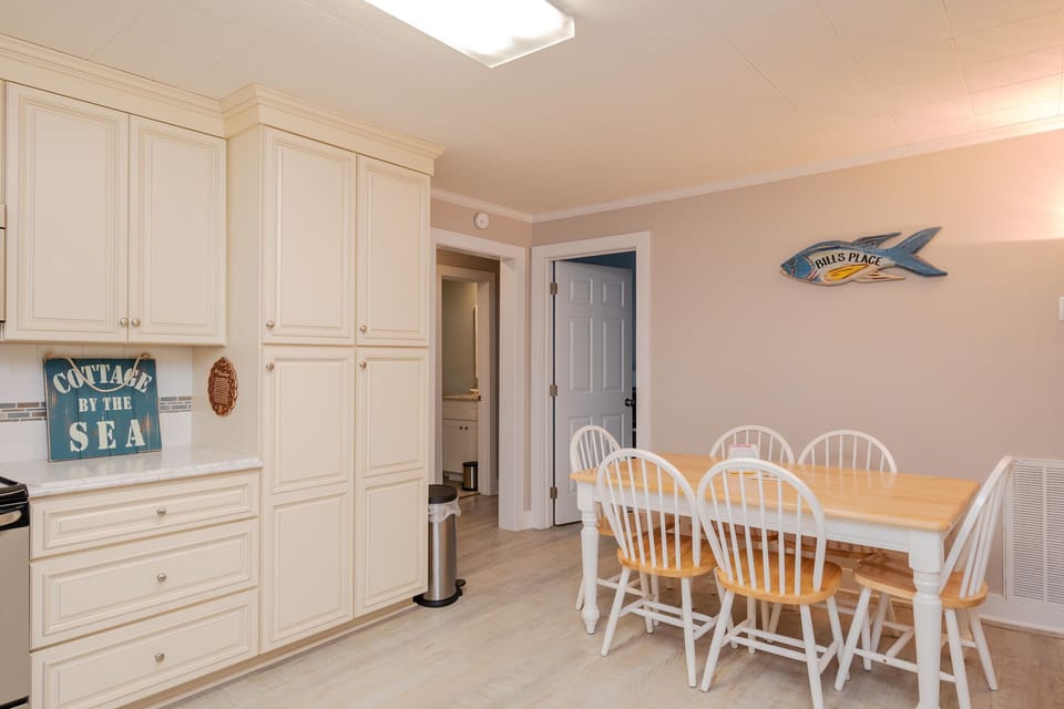 Kitchen / Dining - North
