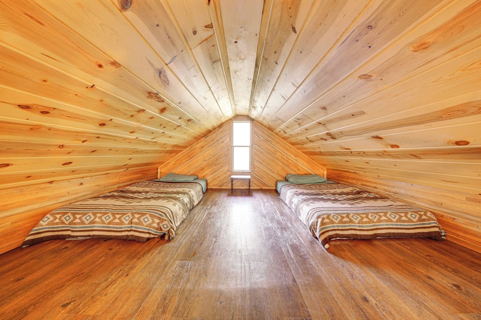 Loft | 2 Twin Beds