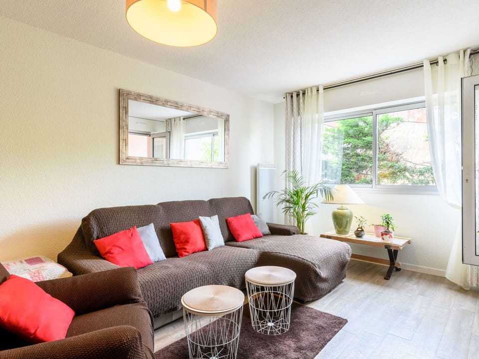 Couch, Furniture, Plant, Property, Table, Window, Interior Design, Lighting, Wood, Living Room