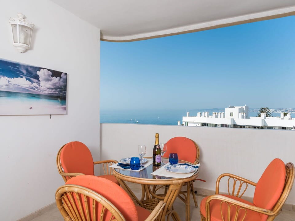 Room, Property, Azure, Furniture, Real Estate, Building, Table, Sky, Interior Design, House