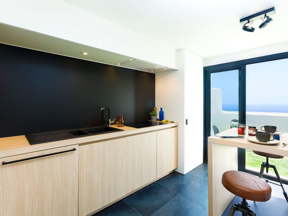 Room, Property, Furniture, Interior Design, Building, Wall, House, Architecture, Real Estate, Ceiling