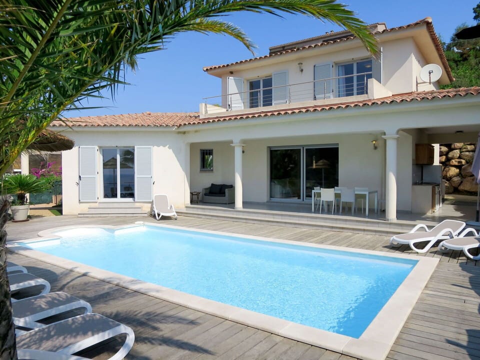 Property, House, Building, Swimming Pool, Home, Real Estate, Villa, Estate, Vacation, Resort