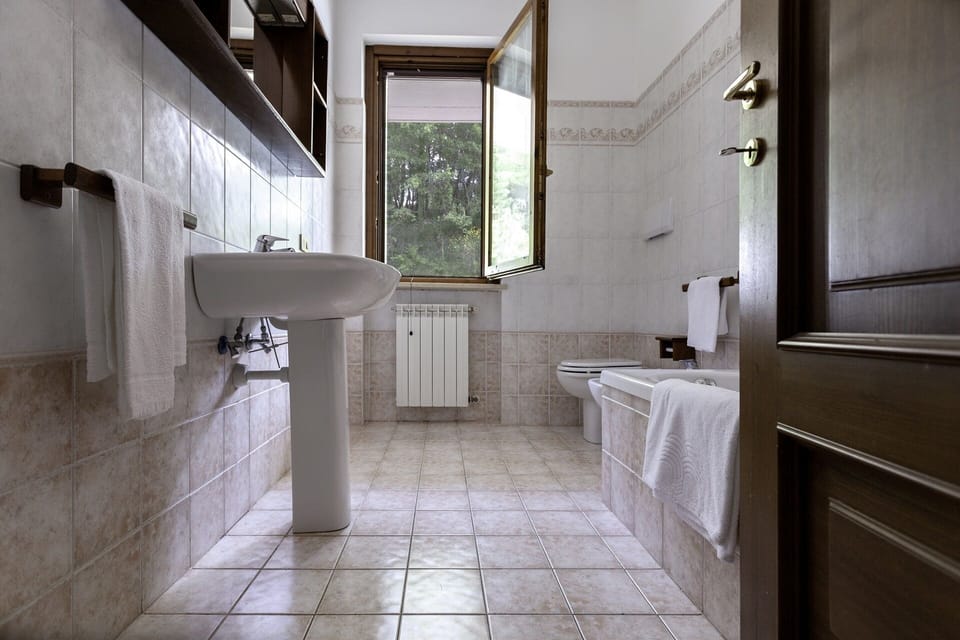 Luxury Villa | Bathroom | Bidet, towels