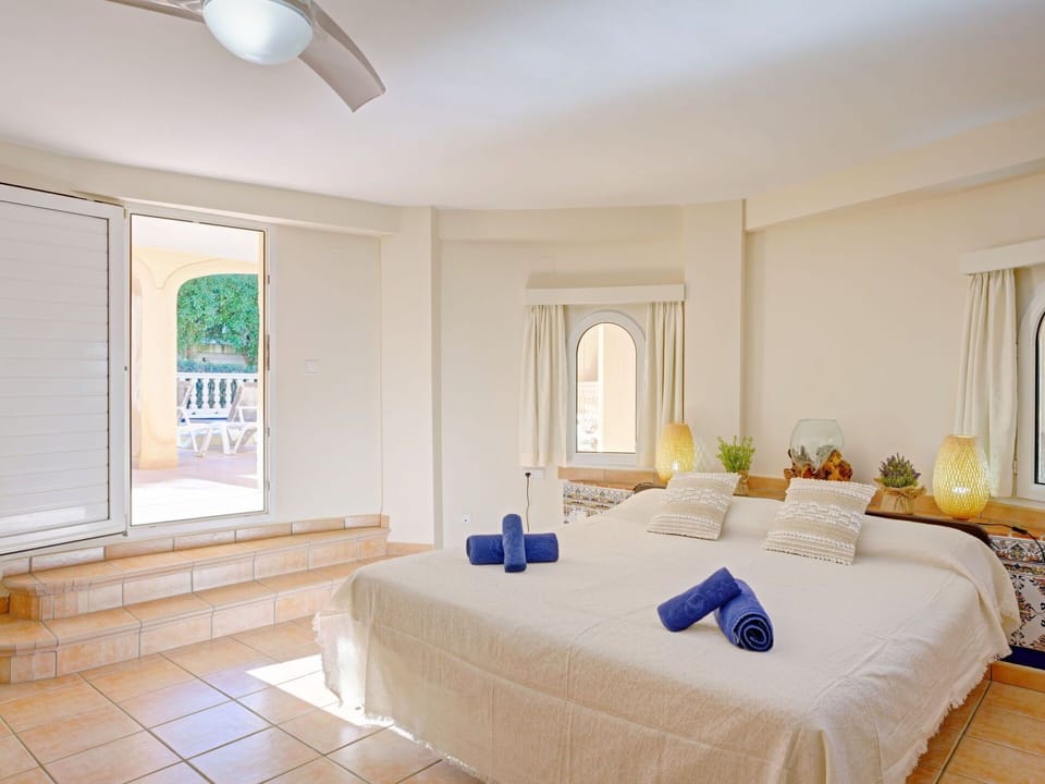 Property, Window, Interior Design, Lighting, Shade, Wood, Building, Architecture, Decoration