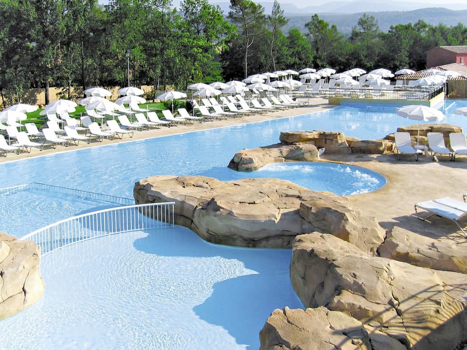 Water, Water Resources, Azure, Plant, Tree, Natural Landscape, Swimming Pool, Coastal And Oceanic Landforms, Leisure, Landscape