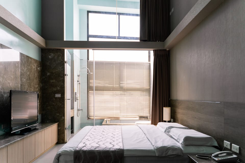 Deluxe Double Room | Desk, soundproofing, free WiFi, bed sheets