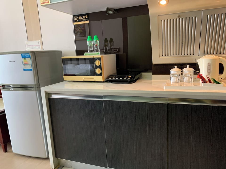 Elite Suite, Non Smoking | Private kitchen | Electric kettle