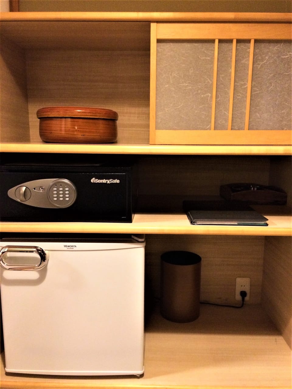 Japanese Style Run of House, Non Smoking | Mini-refrigerator