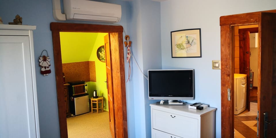 Apartment, 1 Bedroom, Garden View | Room amenity