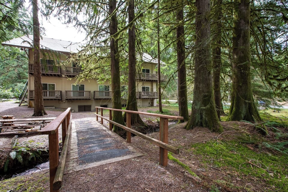 Apartment, 1 Bedroom, Balcony | Property grounds