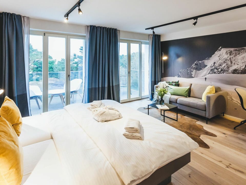 Bedroom, Room, Property, Furniture, Interior Design, Suite, Bed, Building, Bed Frame, Real Estate