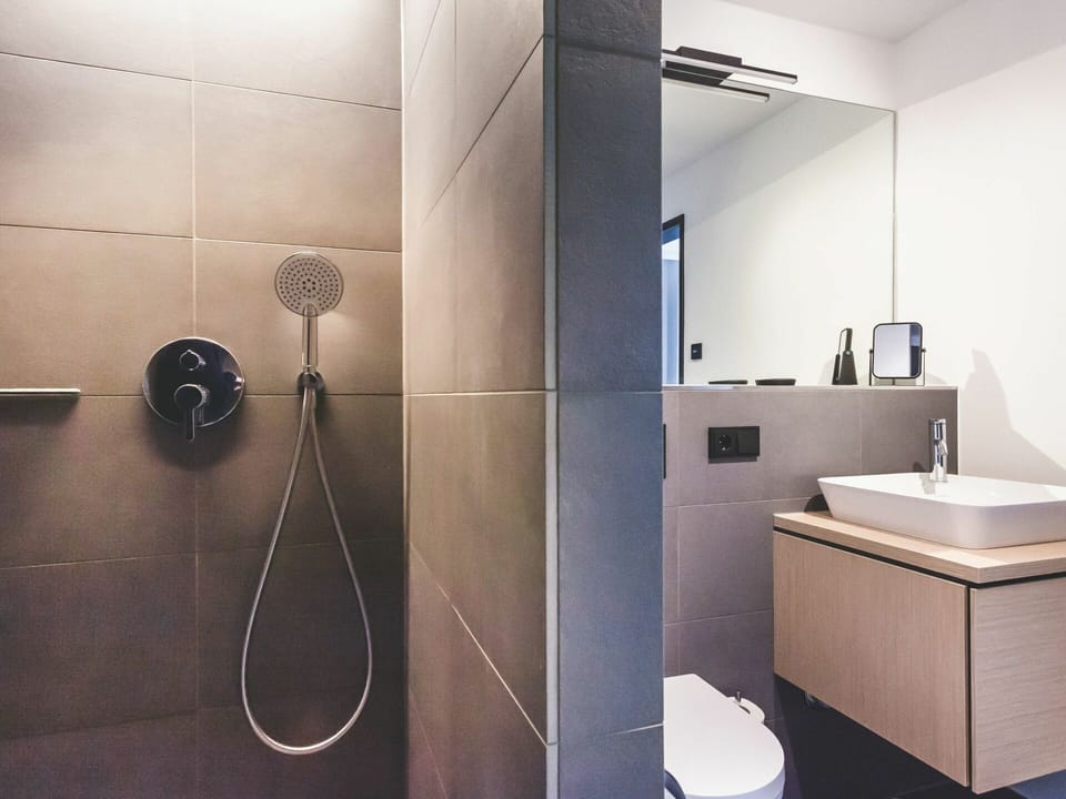 Bathroom, Property, Room, Tile, Wall, Floor, Ceramic, Plumbing Fixture, Interior Design, Tap