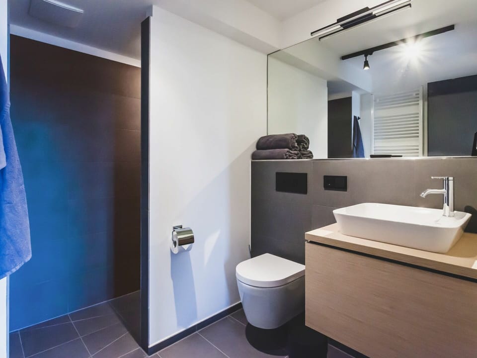 Bathroom, Property, Room, Interior Design, Building, Architecture, Floor, Wall, Sink, Plumbing Fixture
