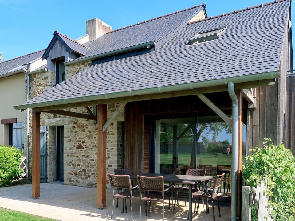 Property, House, Building, Roof, Cottage, Home, Real Estate, Facade, Porch, Architecture