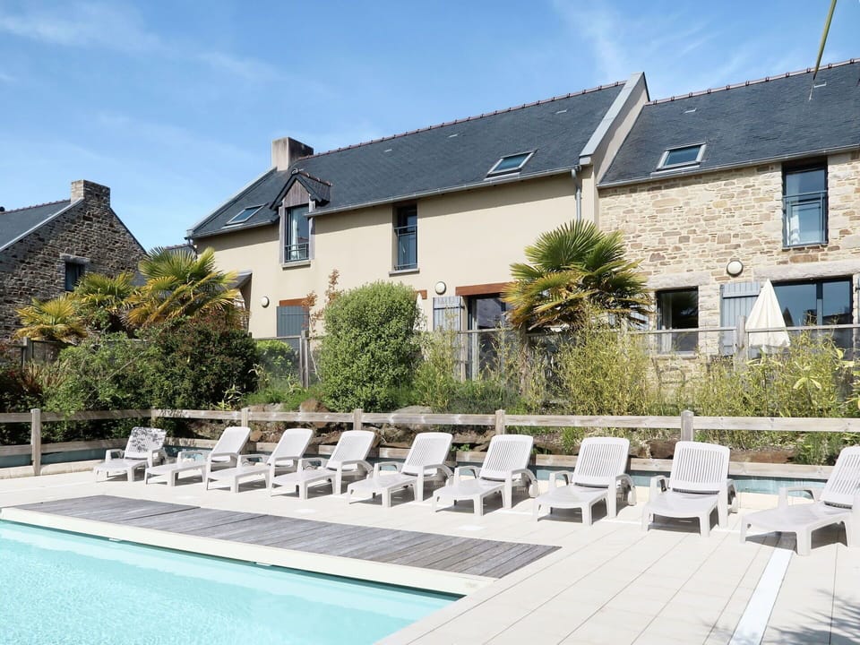 Water, Sky, Building, Plant, Window, Property, Furniture, Chair, Swimming Pool, Outdoor Furniture