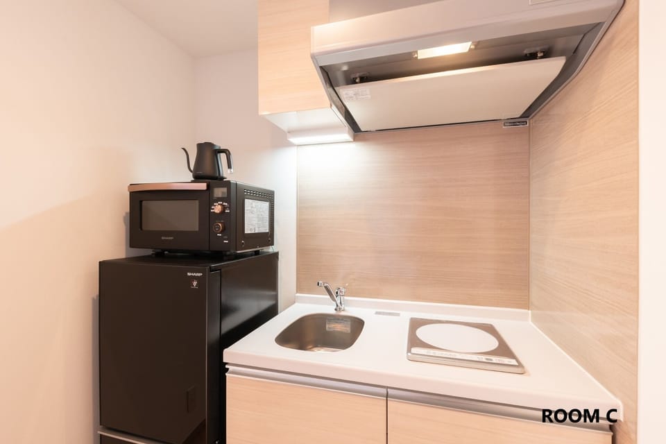 There is a microwave oven with an oven function. * It is not an oven toaster.