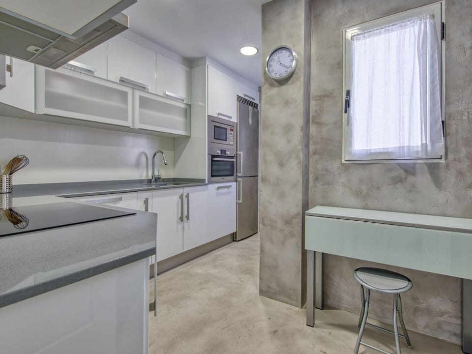 Room, Property, Furniture, Countertop, Interior Design, Cabinetry, Building, Bathroom, Floor, Kitchen