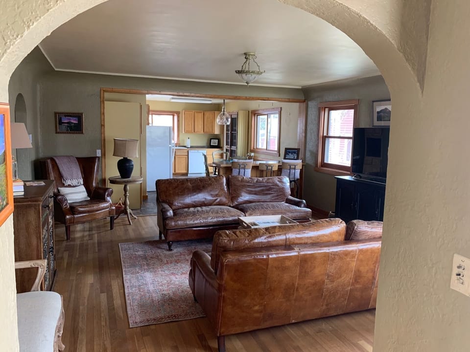 Very open floor plan with hardwoods throughout...