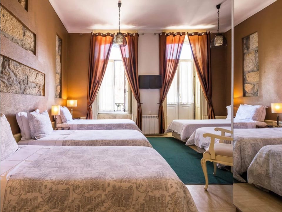 Grand Room, Private Bathroom (5 People) | In-room safe, desk, rollaway beds, free WiFi