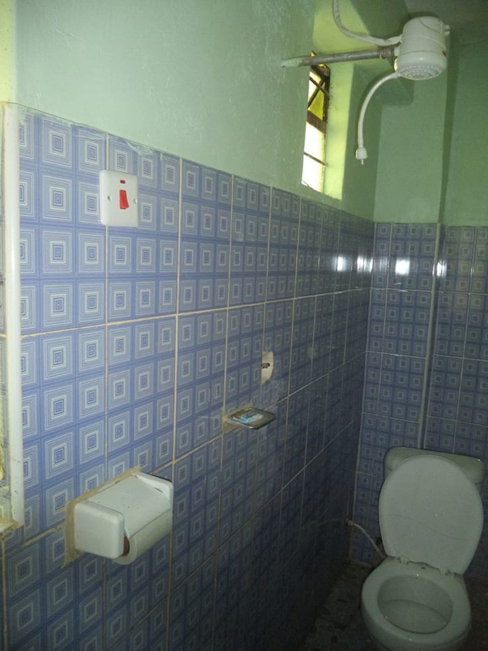 Shower, free toiletries, towels, soap