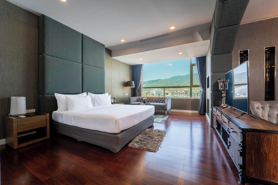 Executive Suite, 1 Bedroom, Mountain View | City view