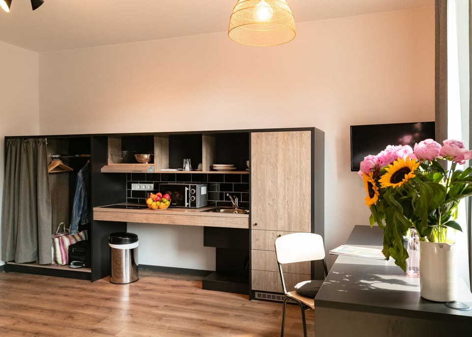 Apartment, Accessible | Private kitchenette | Fridge, microwave, stovetop, electric kettle