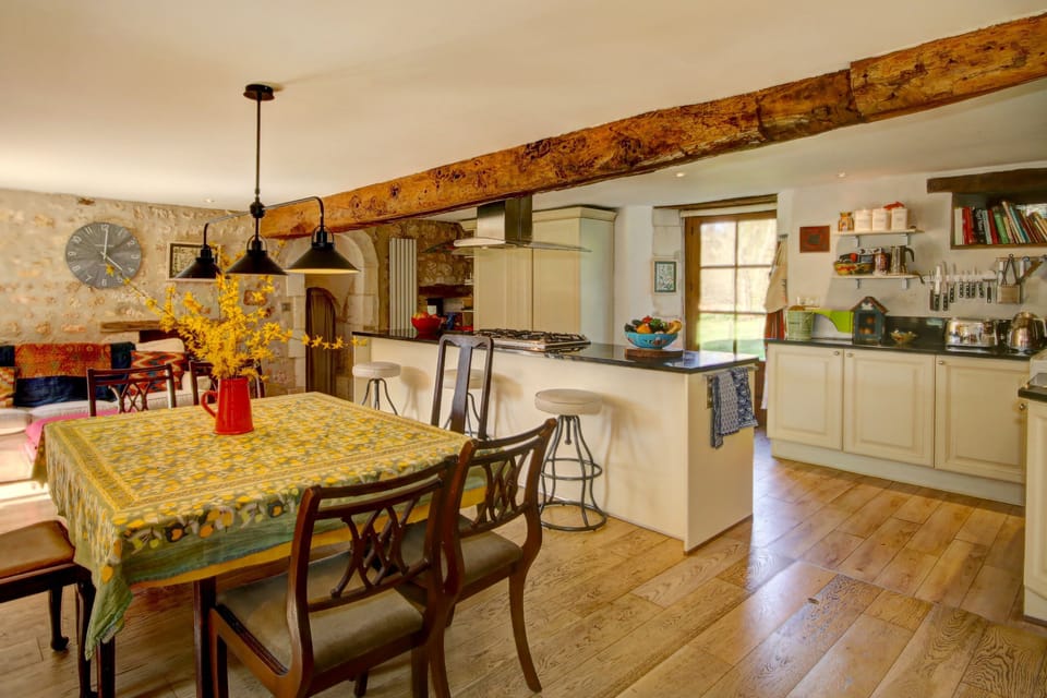 Kitchen dining