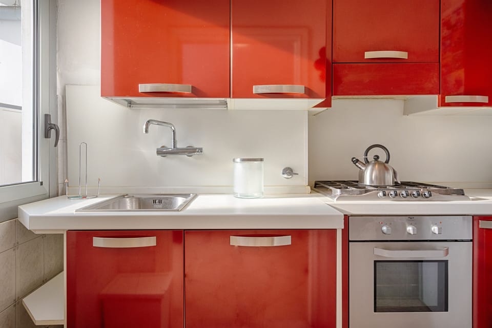 Apartment, 1 Bedroom | Private kitchen | Full-size fridge, microwave, oven, stovetop