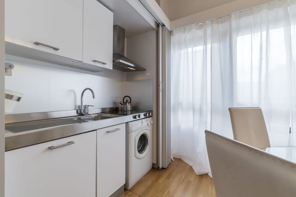 Apartment, 1 Bedroom | Private kitchenette | Full-size fridge, microwave, stovetop, cookware/dishes/utensils