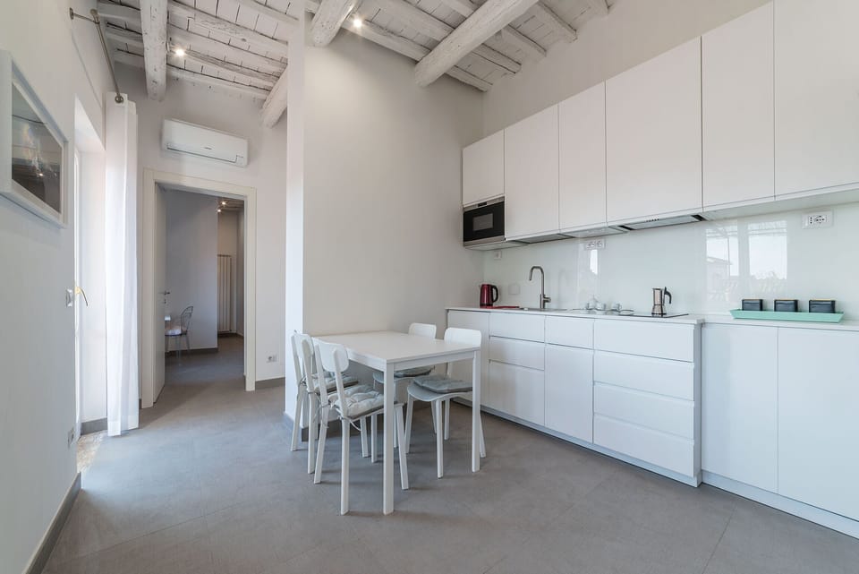 Deluxe Condo, 2 Bedrooms | In-room dining