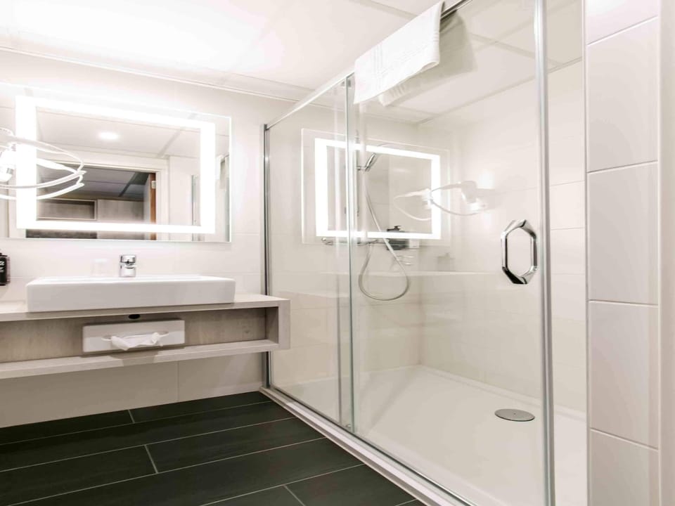 Family Room, Balcony | In-room safe, desk, laptop workspace, blackout drapes