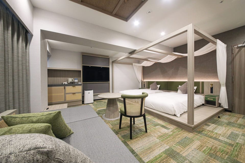 Deluxe Twin Room, Non Smoking | In-room safe, free WiFi, bed sheets
