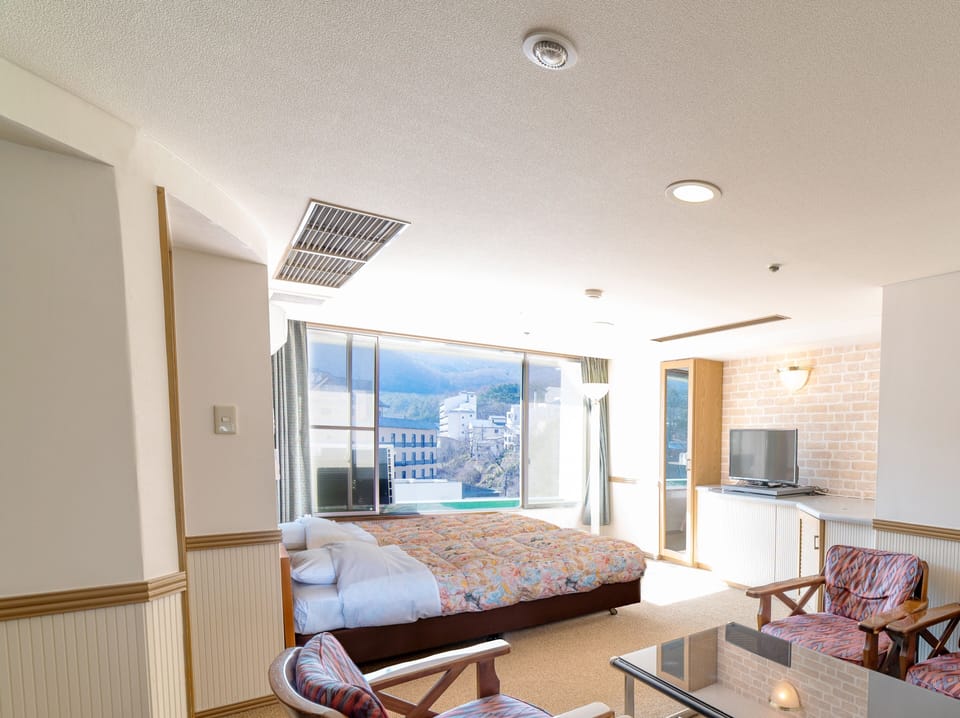 Japanese Western Style (12.5 Tatami Mats and Twin Room), Yubatake Side Smoking | In-room safe, free WiFi