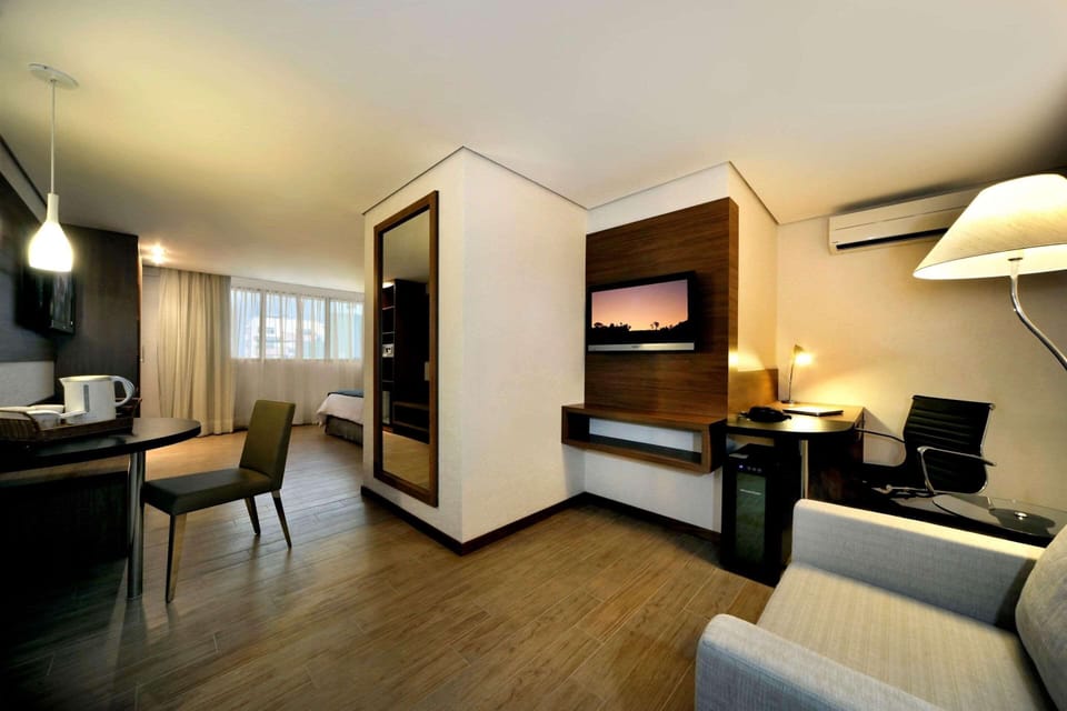 Minibar, in-room safe, desk, iron/ironing board