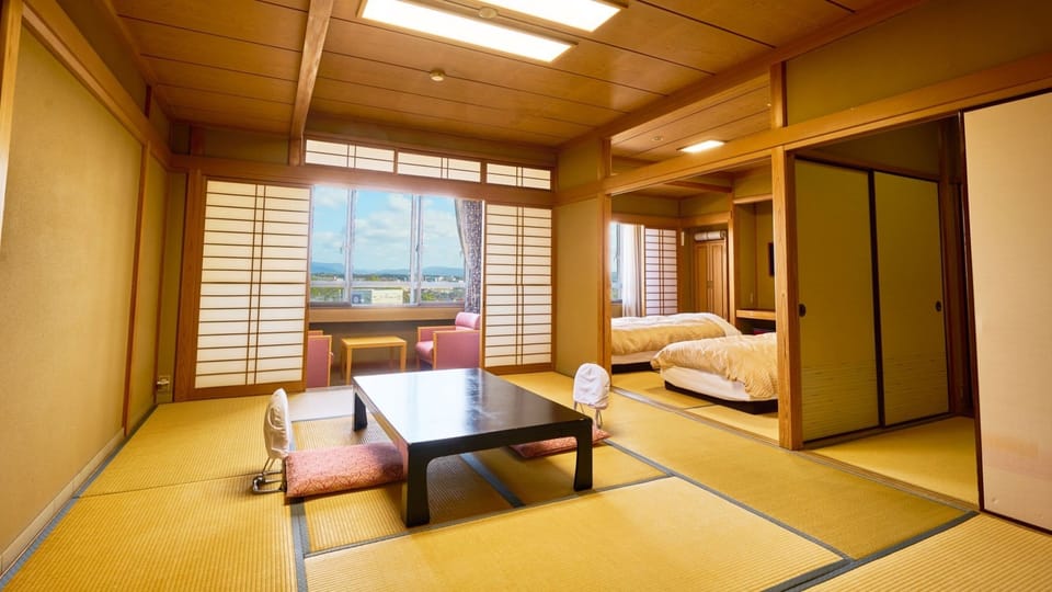 In-room safe, WiFi (free)