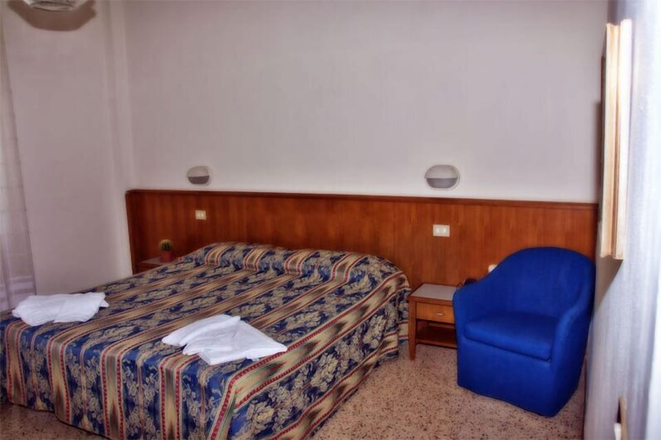 Double Room | Premium bedding, in-room safe, desk, cribs/infant beds